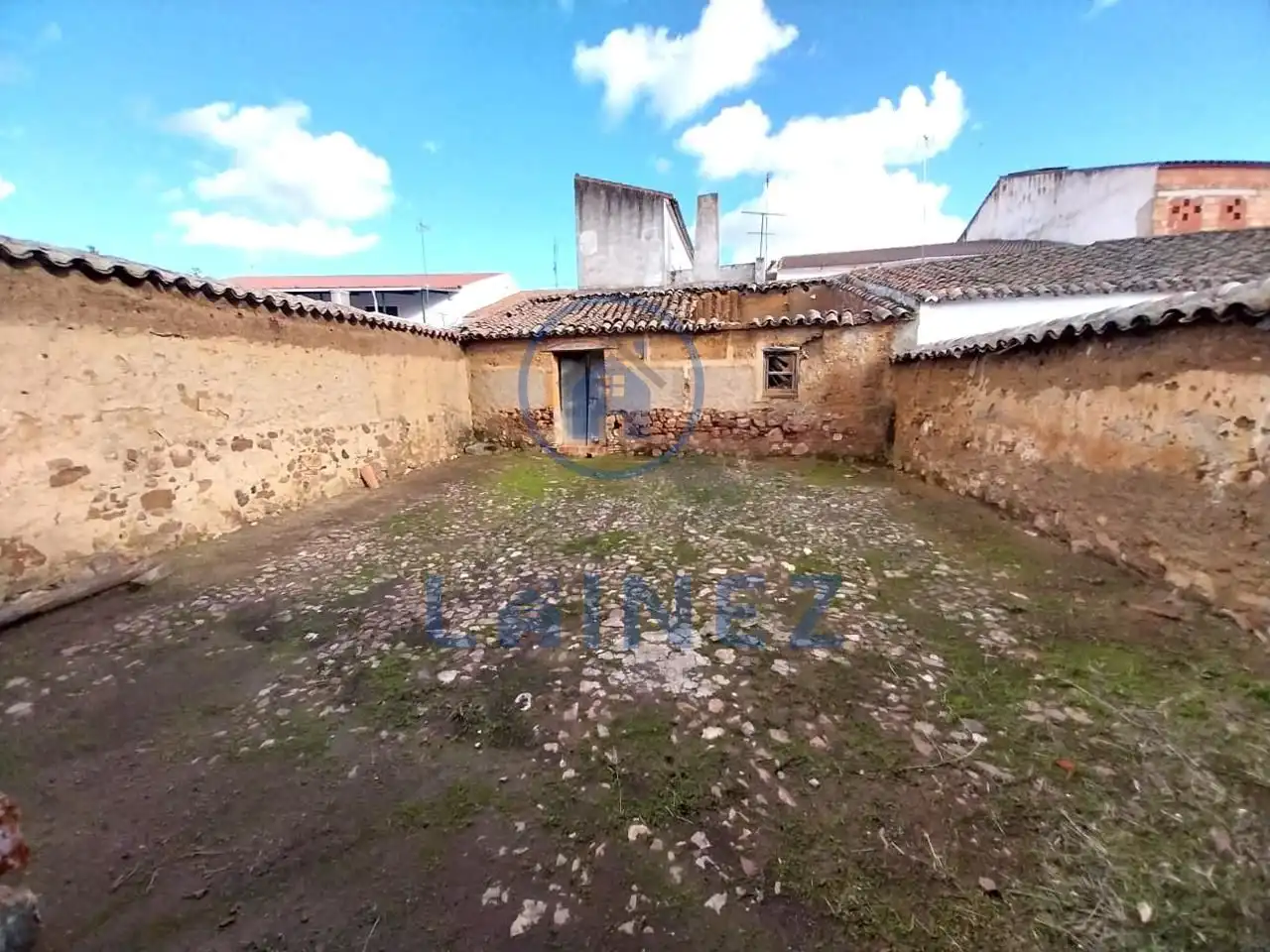 Vista exterior de Casa o xalet en venda en Los Blázquez amb Jardí privat i Traster