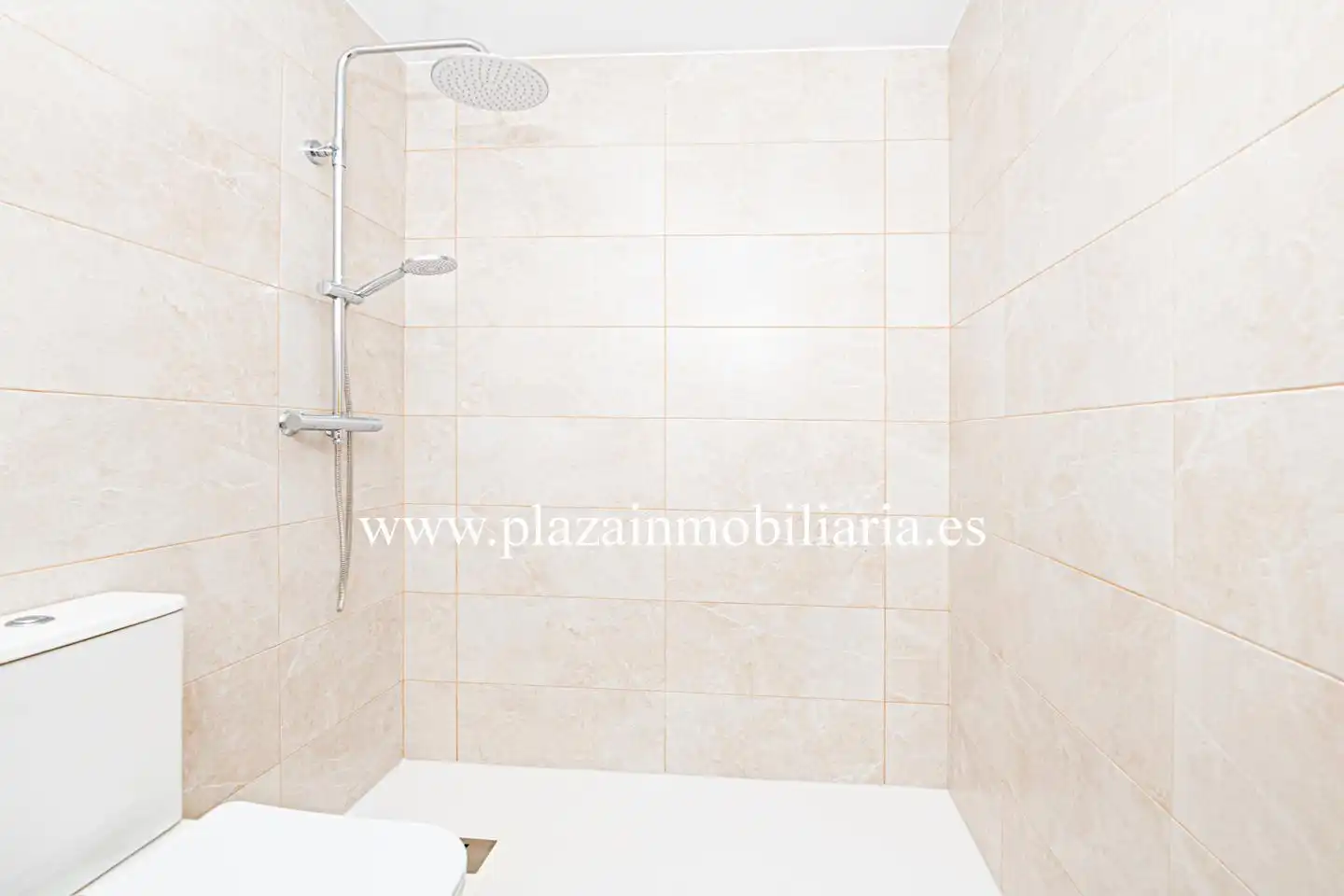 Bathroom of Flat for sale in Lucena  with Parquet flooring, Swimming Pool and Balcony