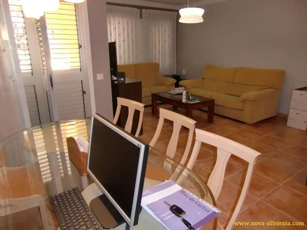 Sala de estar de Casa adosada en venta en Bétera con Aire acondicionado, Calefacción y Jardín privado