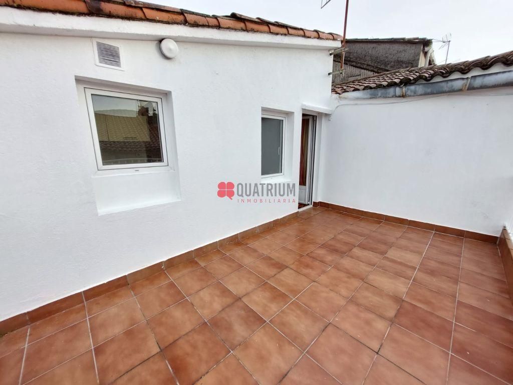 Terrassa de Pis de lloguer en Santiago de Compostela  amb Calefacció, Terrassa i Traster