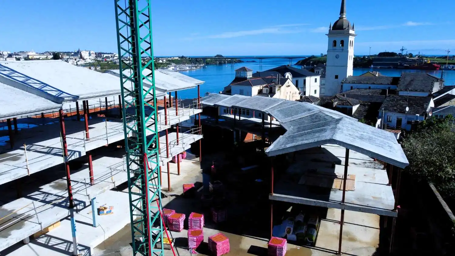 Außenansicht von Erdgeschoss zum Verkauf in Castropol mit Heizung und Terrasse