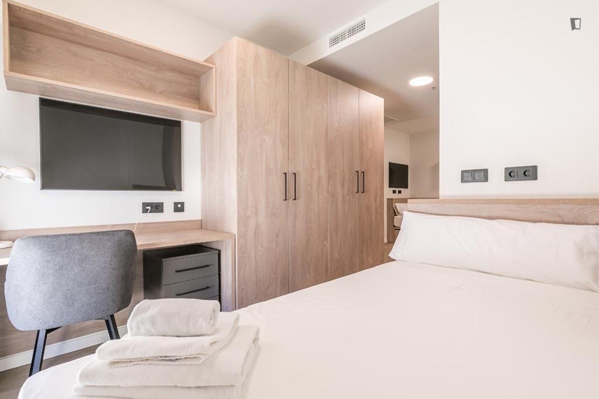 Dormitori de Pis de lloguer en Getafe amb Aire condicionat, Moblat i Internet