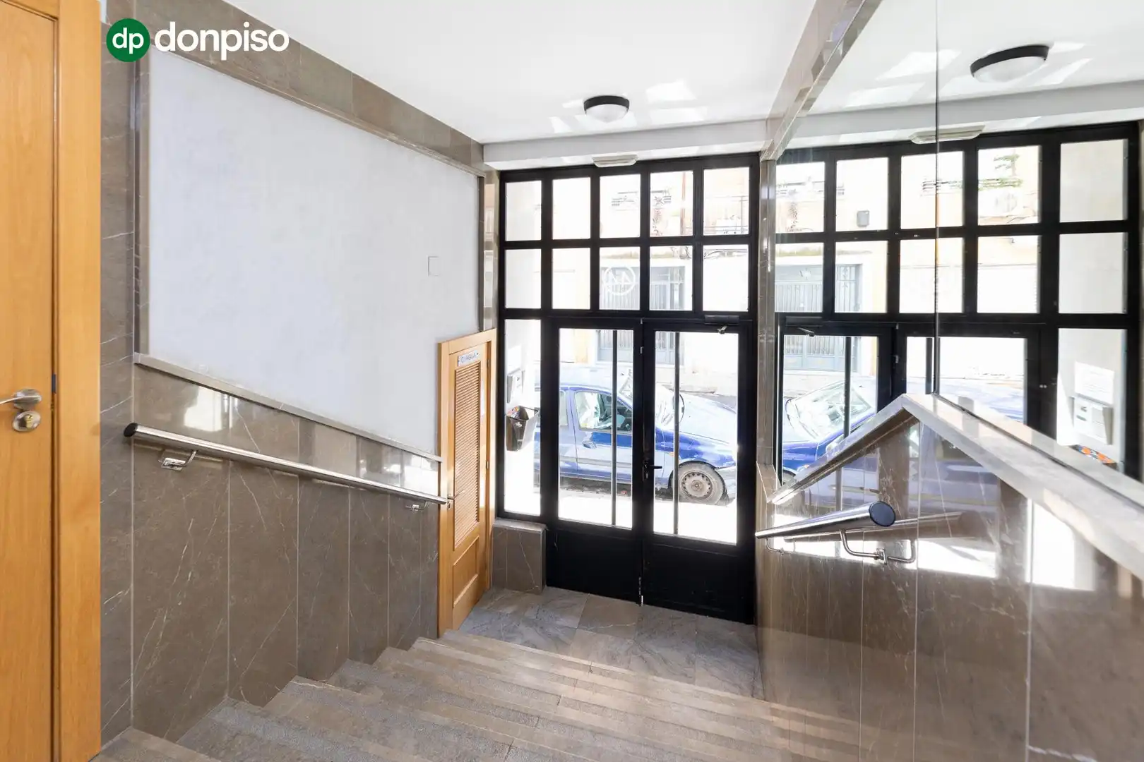 Flat for sale in Granada  with Air Conditioner, Heating and Storage room