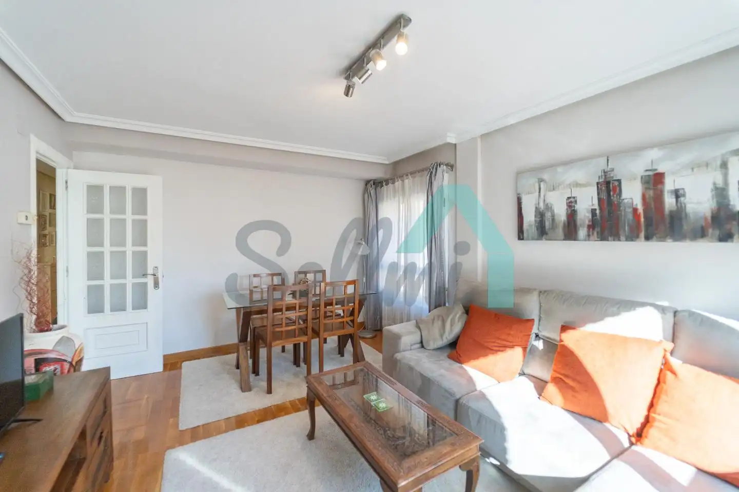 Living room of Flat for rent in Oviedo   with Heating, Parquet flooring and Furnished