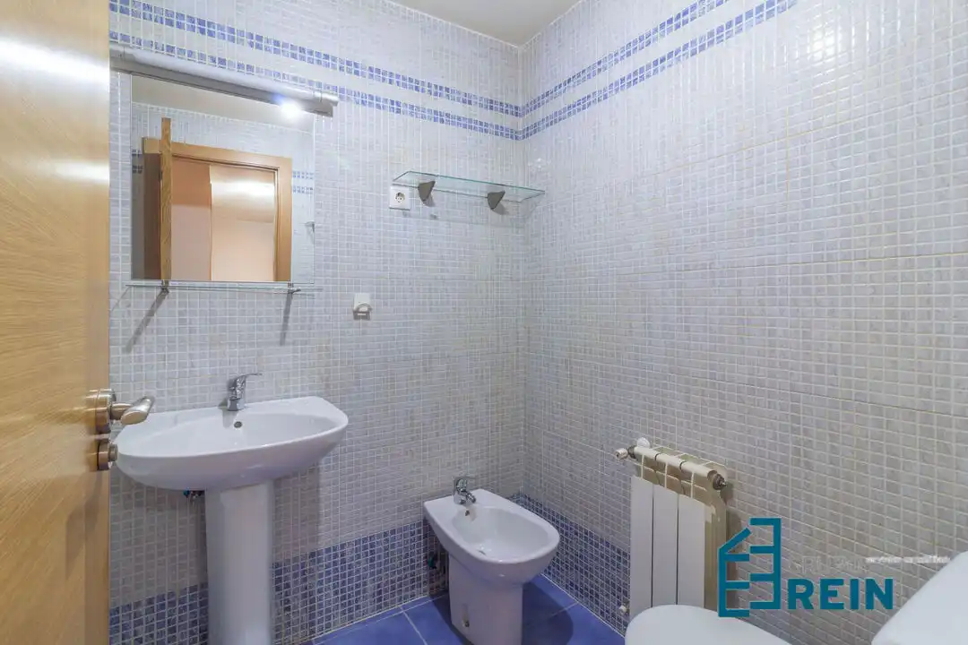 Baño de Piso en venta en Recas con Calefacción