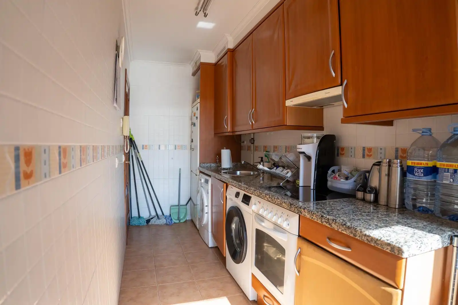 Cuina de Apartament en venda en Gijón  amb Calefacció, Parquet i Traster