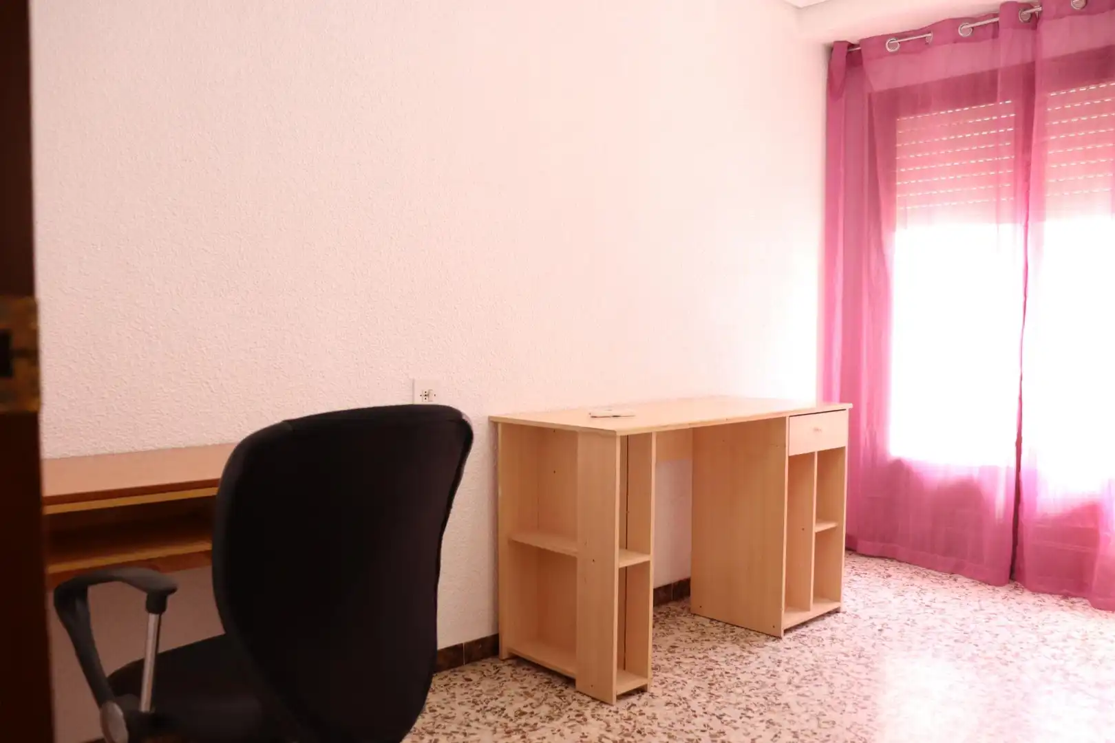 Habitación de Piso de alquiler en Elche / Elx con Aire acondicionado, Amueblado y Balcón