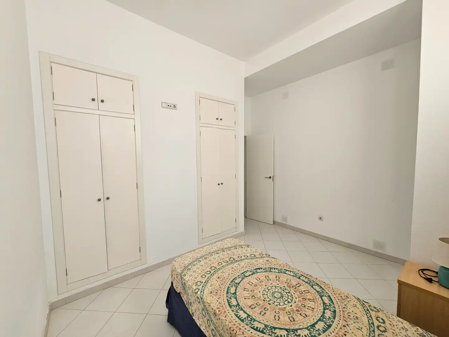 Dormitori de Apartament en venda en La Manga del Mar Menor amb Piscina comunitària