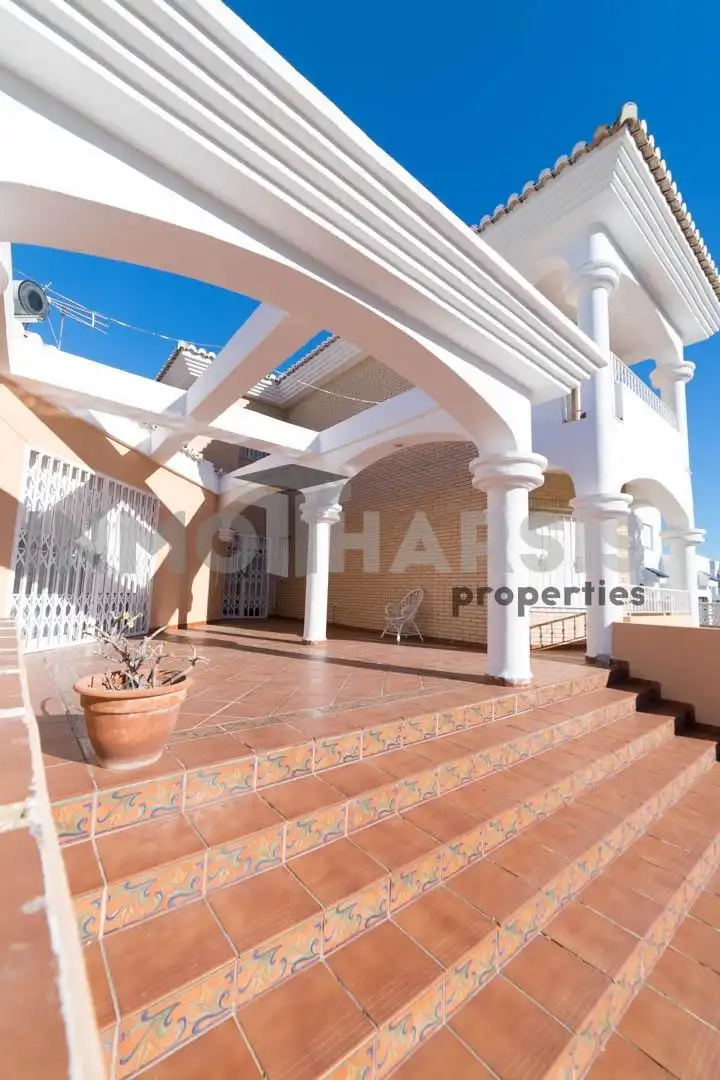 Villa mit Terrasse zum Verkauf in AVIACION (U) 1, imagen 5