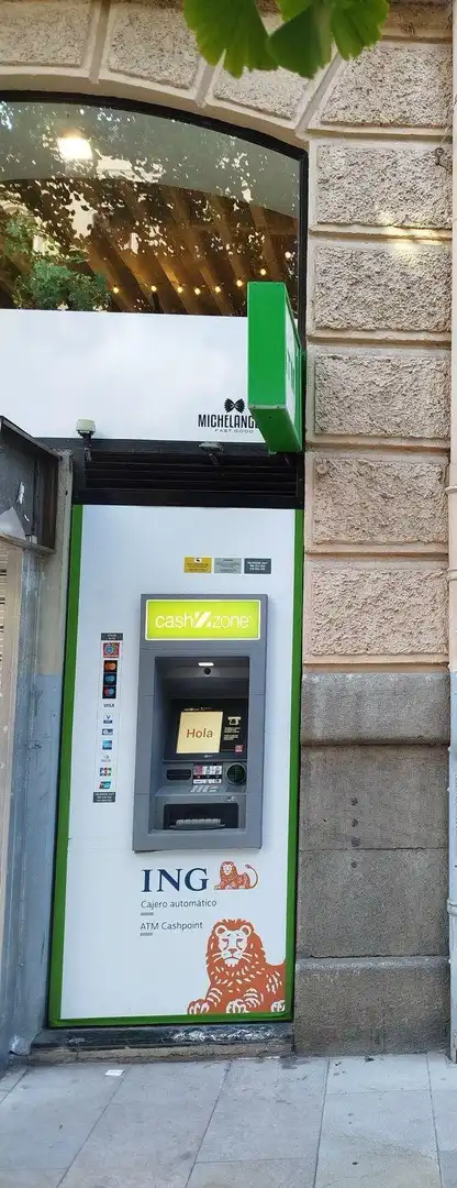 Aparcament de Local de lloguer en Granada amb Aire condicionat i Moblat