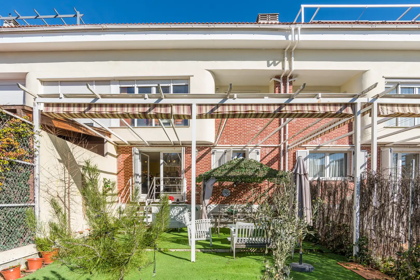 Terrassa de Casa adosada en venda en San Agustín del Guadalix amb Aire condicionat, Calefacció i Jardí privat