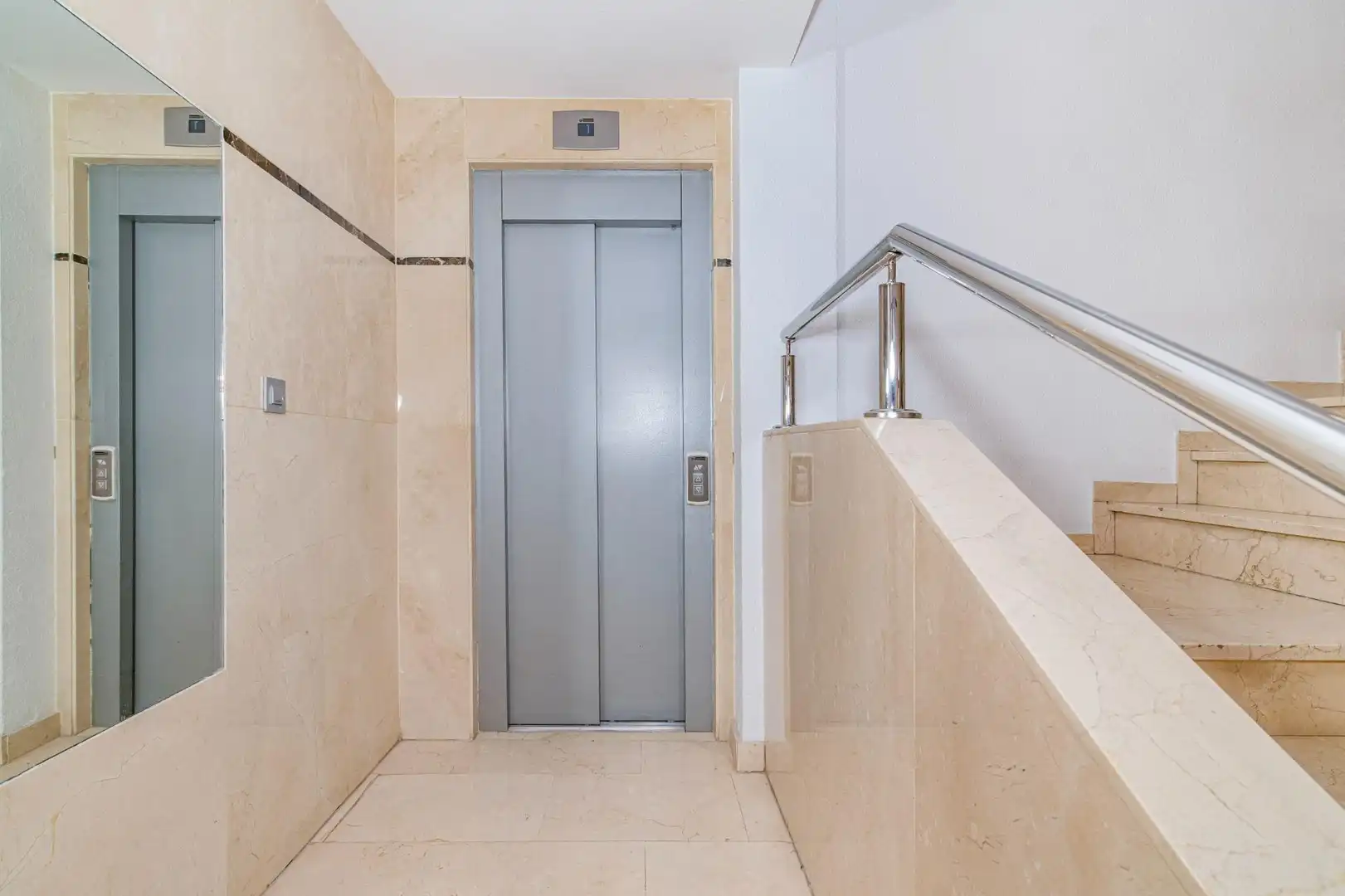 Flat with terrace for sale in DOCTOR MUÑOZ FERNANDEZ 3, imagen 12