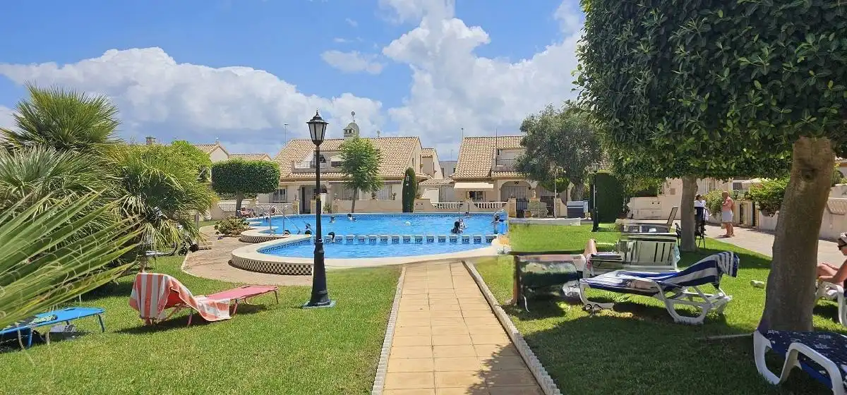 Piscina de Casa o xalet en venda en Orihuela amb Aire condicionat, Calefacció i Terrassa