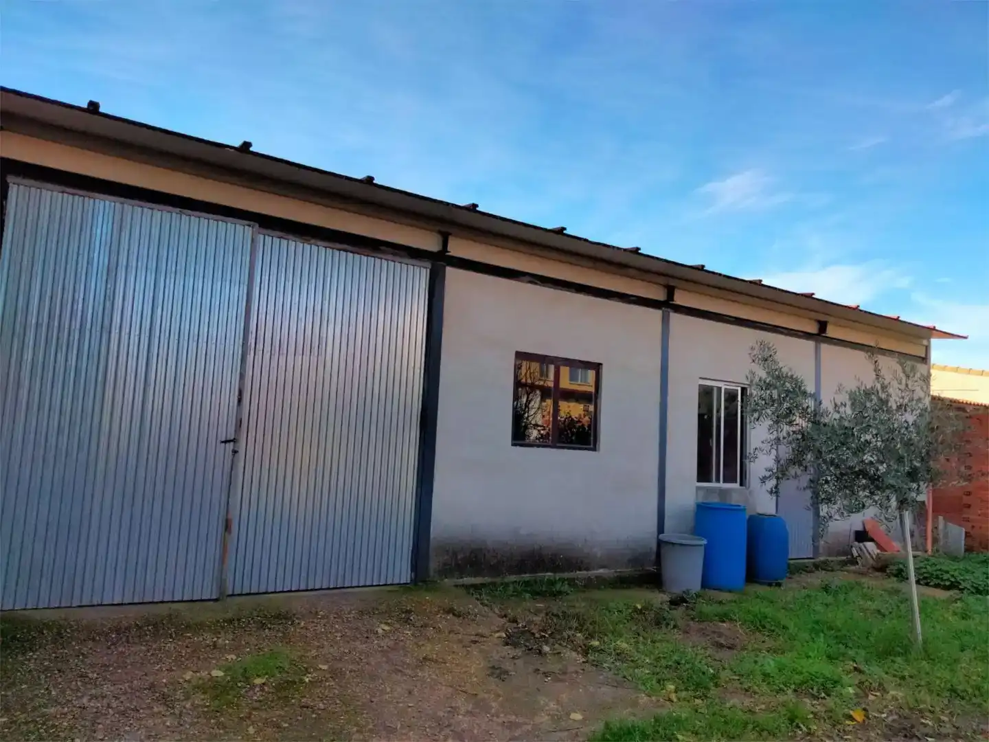 Vista exterior de Pis en venda en Serrada amb Jardí privat i Traster