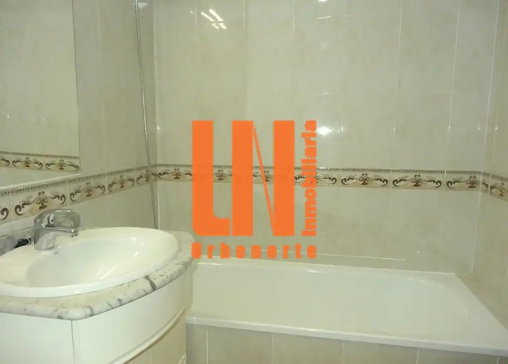 Baño de Piso en venta en Villanueva de la Cañada con Calefacción, Parquet y Terraza