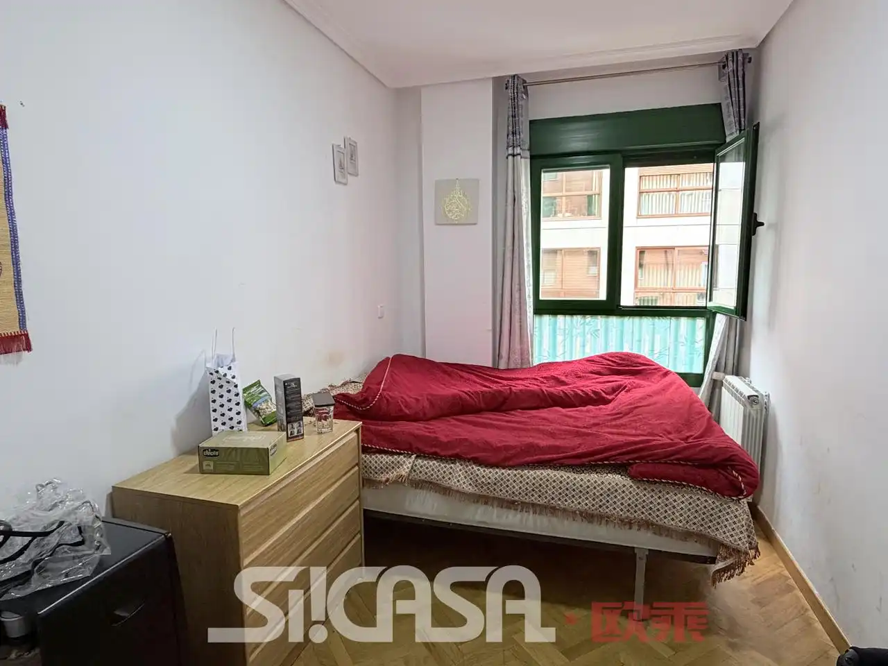 Bedroom of Flat for sale in Parla  with Air Conditioner and Storage room