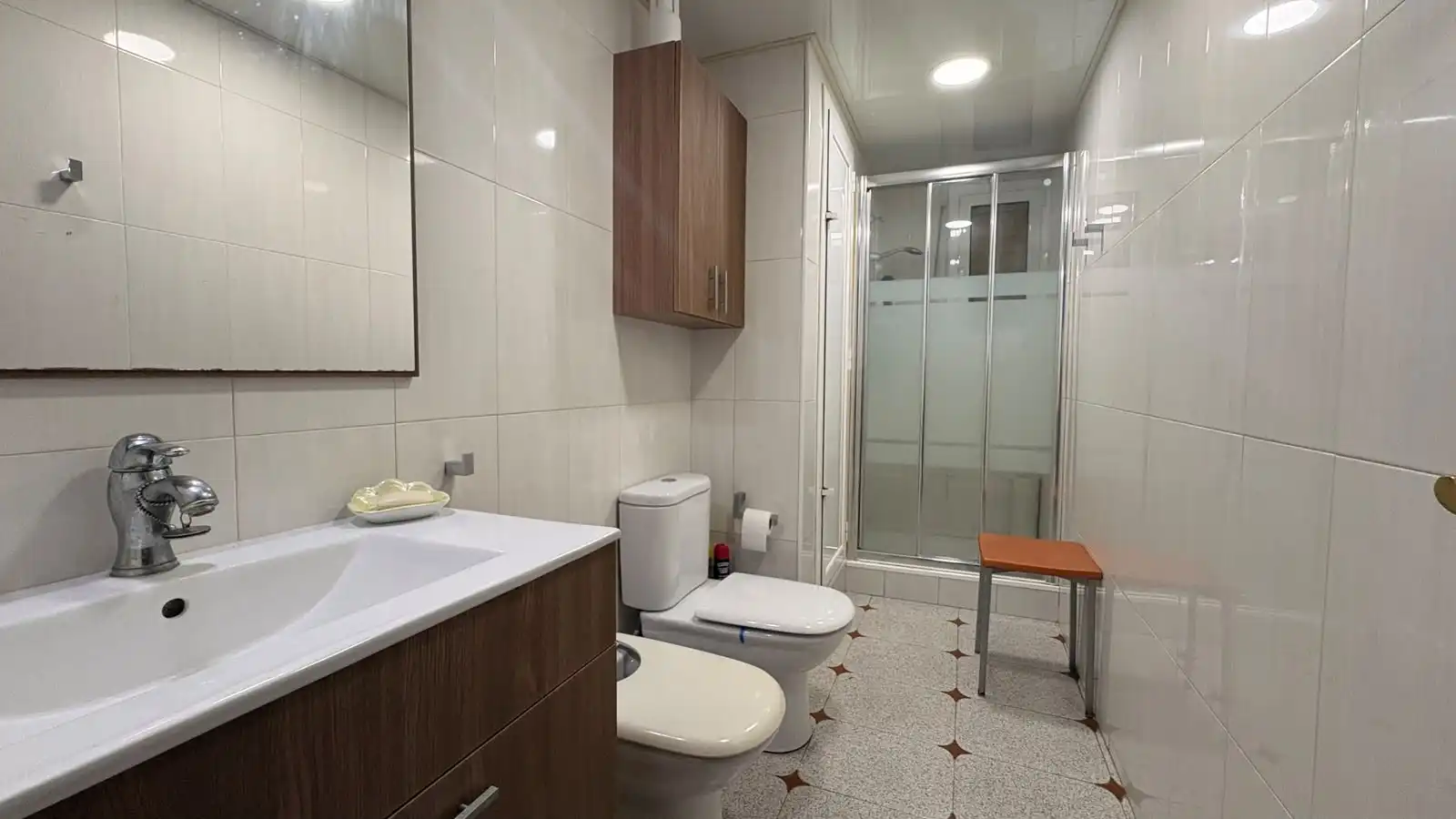 Baño de Piso en venta en L'Hospitalet de Llobregat con Aire acondicionado, Calefacción y Amueblado