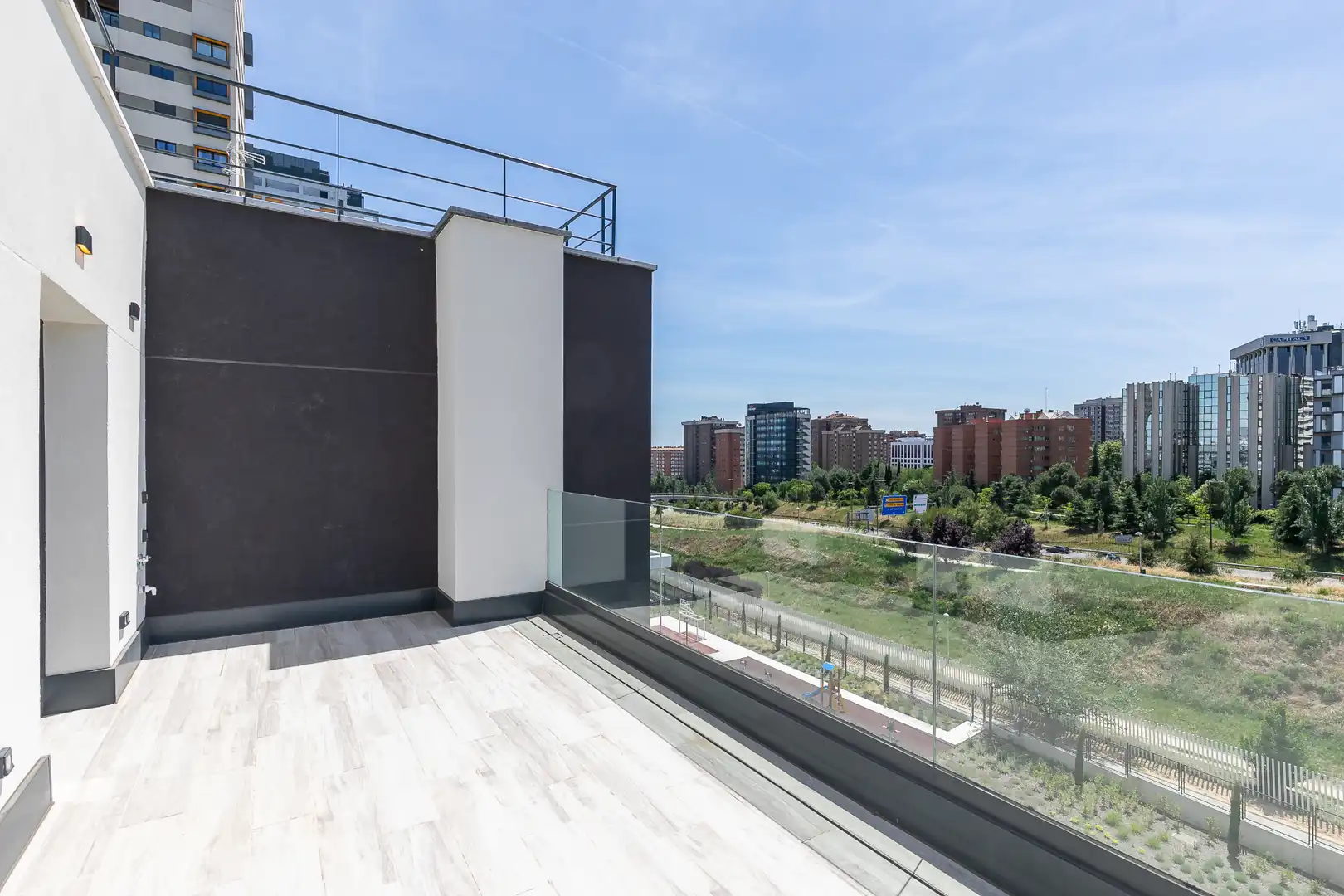 Terrasse von Dachboden zur Miete in Madrid mit Klimaanlage, Heizung und Parkett