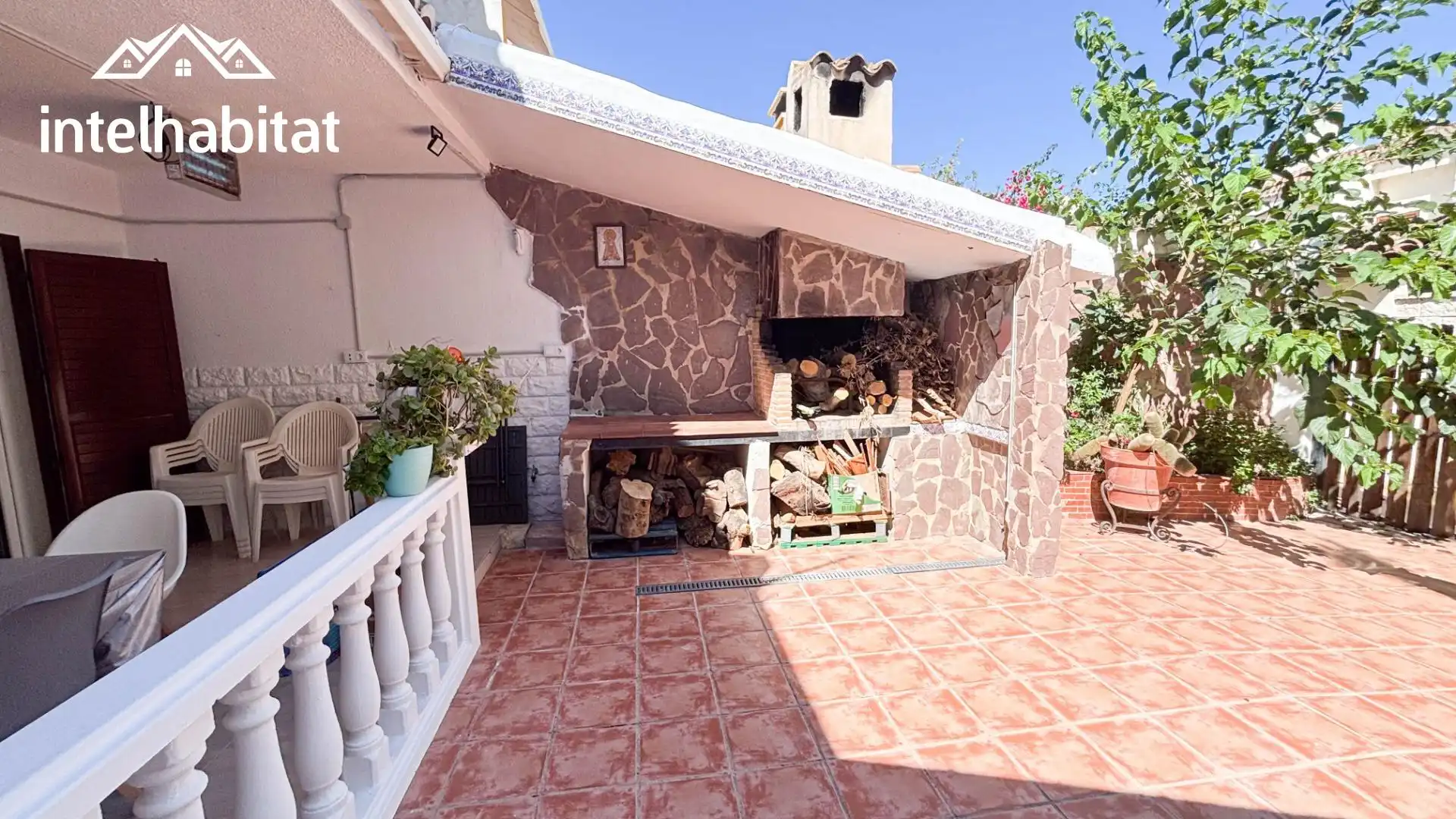 Terrassa de Casa adosada en venda en Riba-roja de Túria amb Balcó