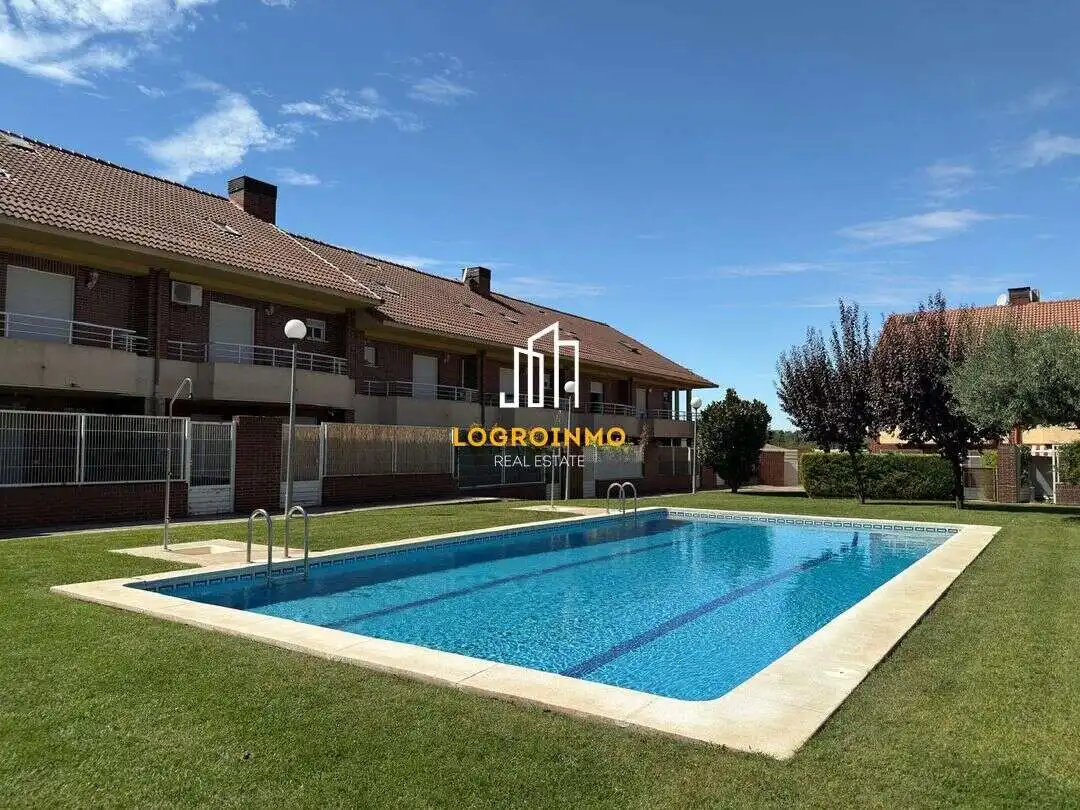 Adosado con piscina en venta en Villamediana de Iregua, imagen 3