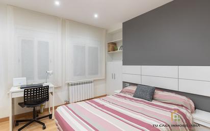 Bedroom of Flat for sale in Badalona  with Air Conditioner and Heating