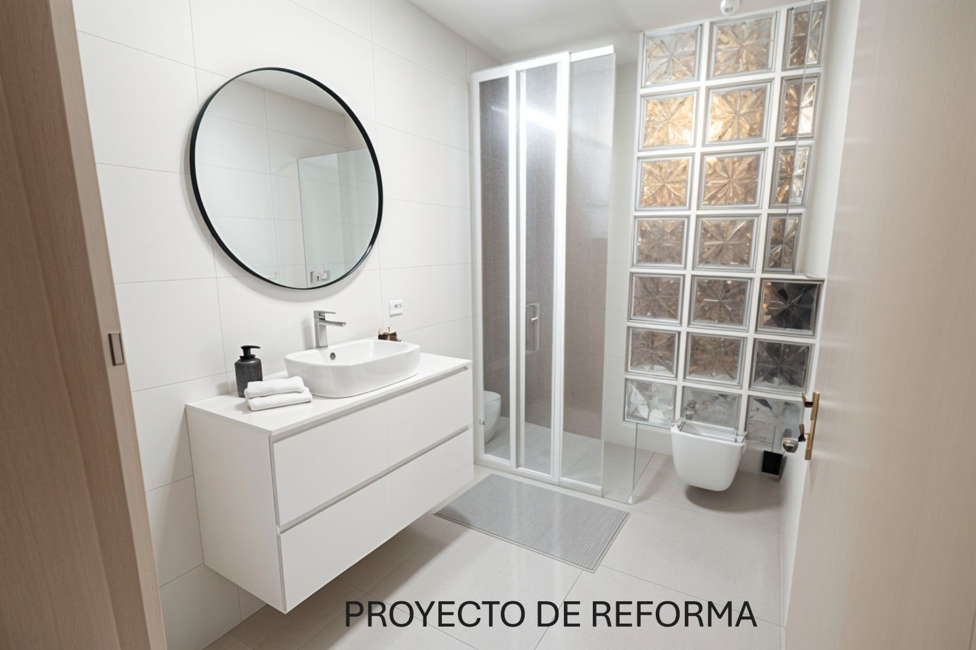 Bathroom of Flat for sale in  Barcelona Capital  with Heating, Furnished and Oven