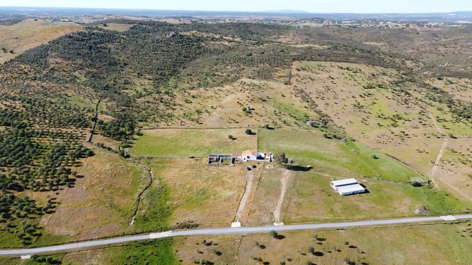 Finca rústica en venda en Puebla de Guzmán amb Jardí privat i Moblat