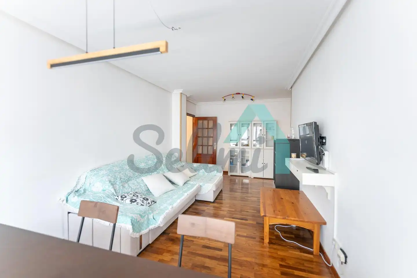 Wohnzimmer von Maisonette zur Miete in Oviedo  mit Heizung, Parkett und Terrasse