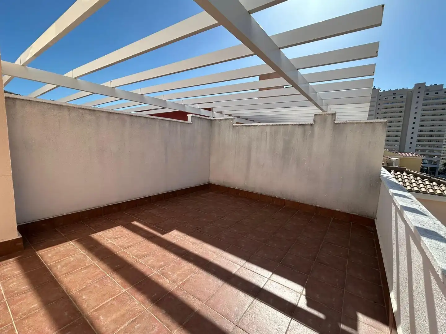 Terrasse von Einfamilien-Reihenhaus zum Verkauf in Cullera mit Klimaanlage, Terrasse und Möbliert