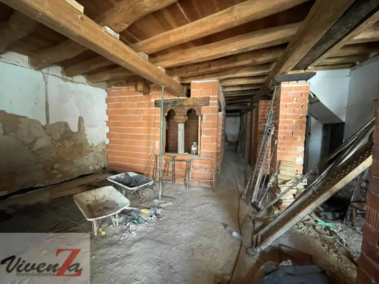 House for sale in Corrales del Vino