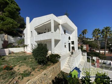 Villa zum Verkauf in Alella