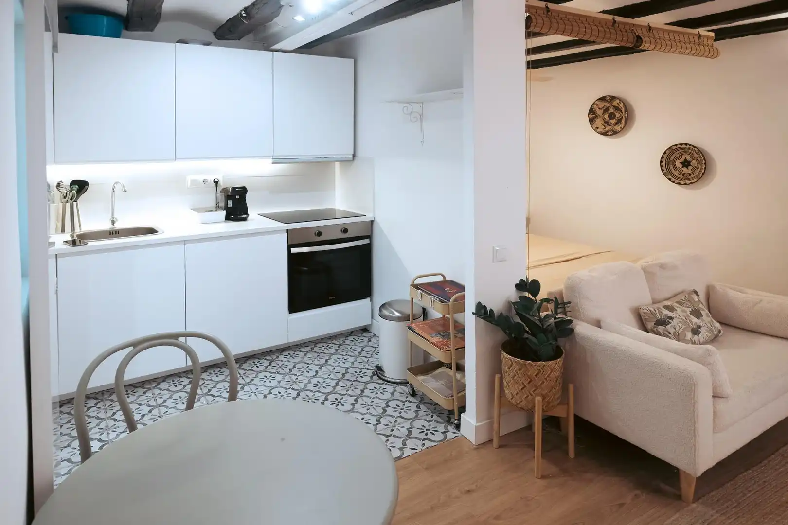 Kitchen of Study for sale in Barcelona  with Heating, Furnished and Microwave