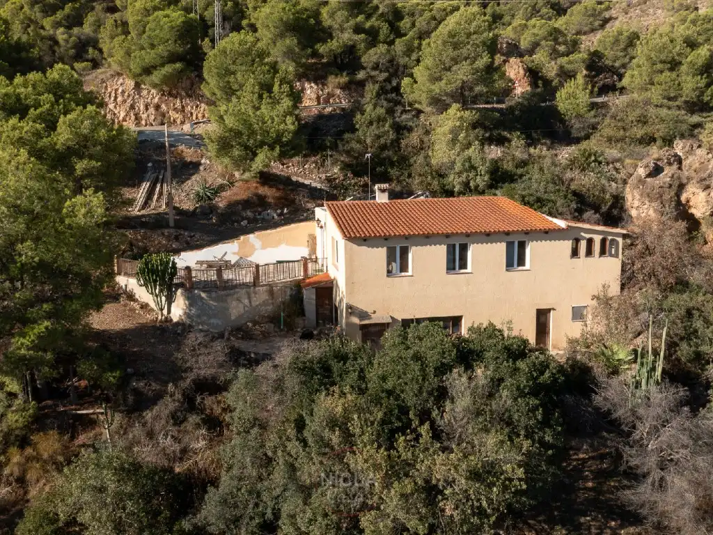 Casa con giardino in vendita a Diseminados Bedarin S/N