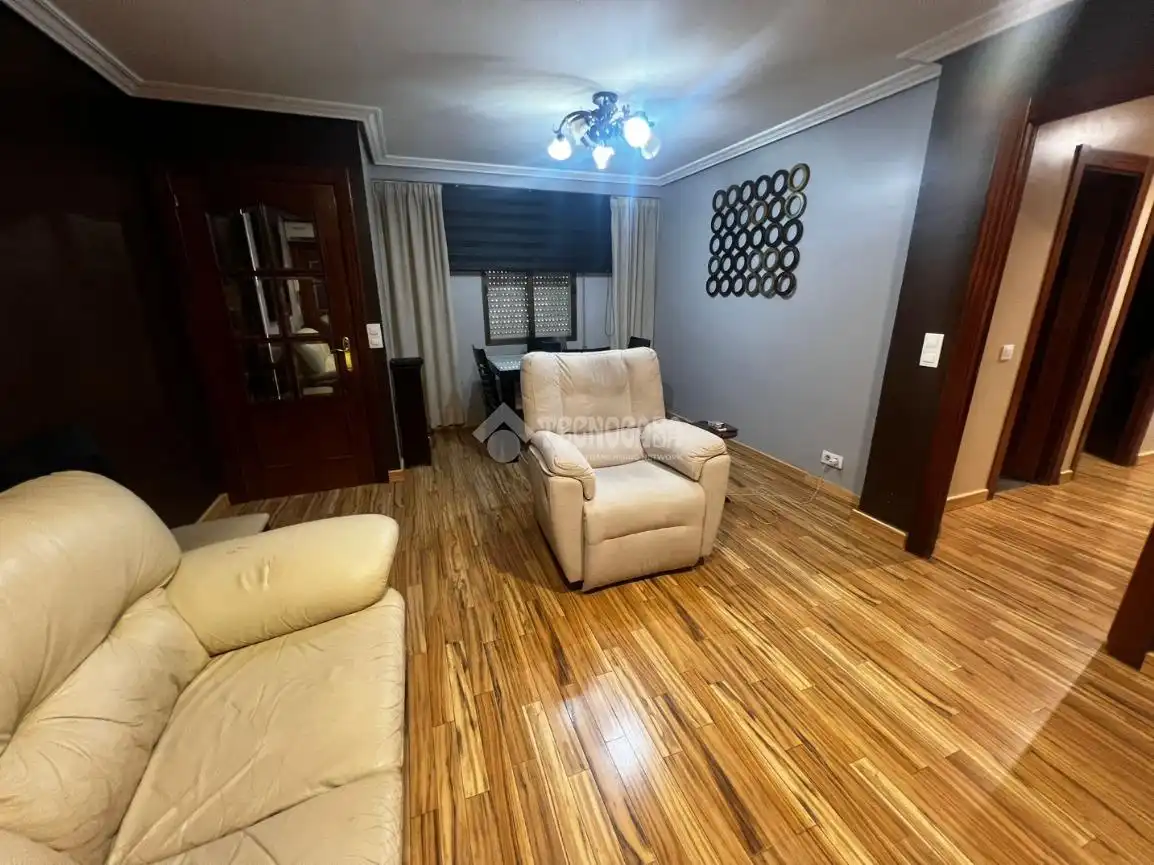 Sala d'estar de Casa adosada en venda en Badajoz amb Aire condicionat i Terrassa