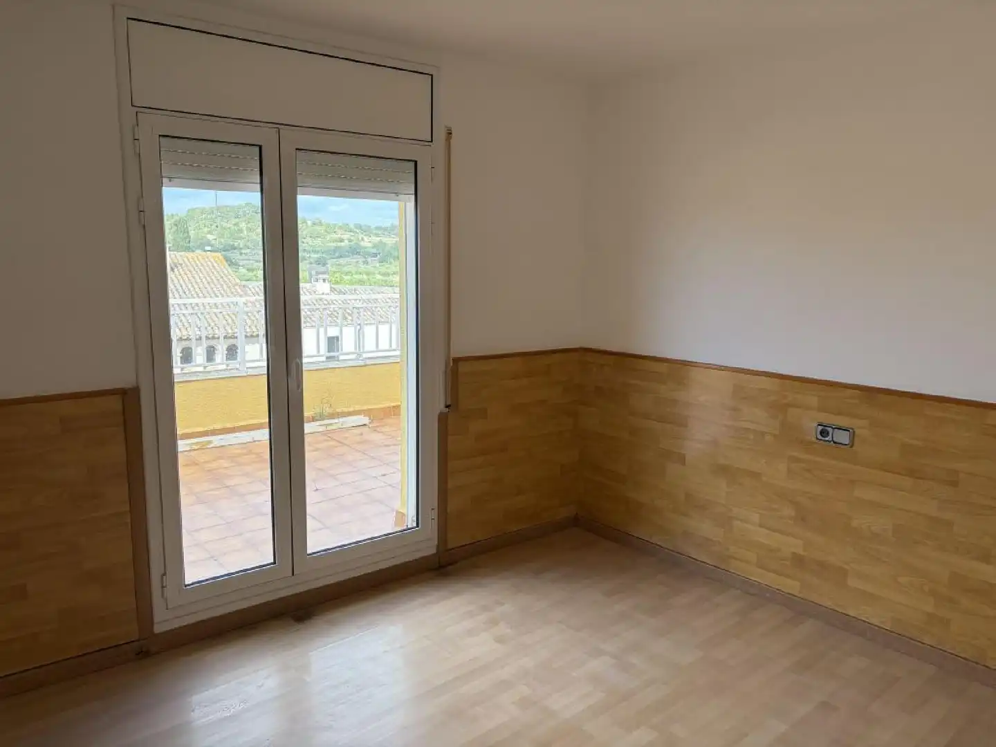 Habitación de Piso en venta en La Pobla de Montornès   con Terraza