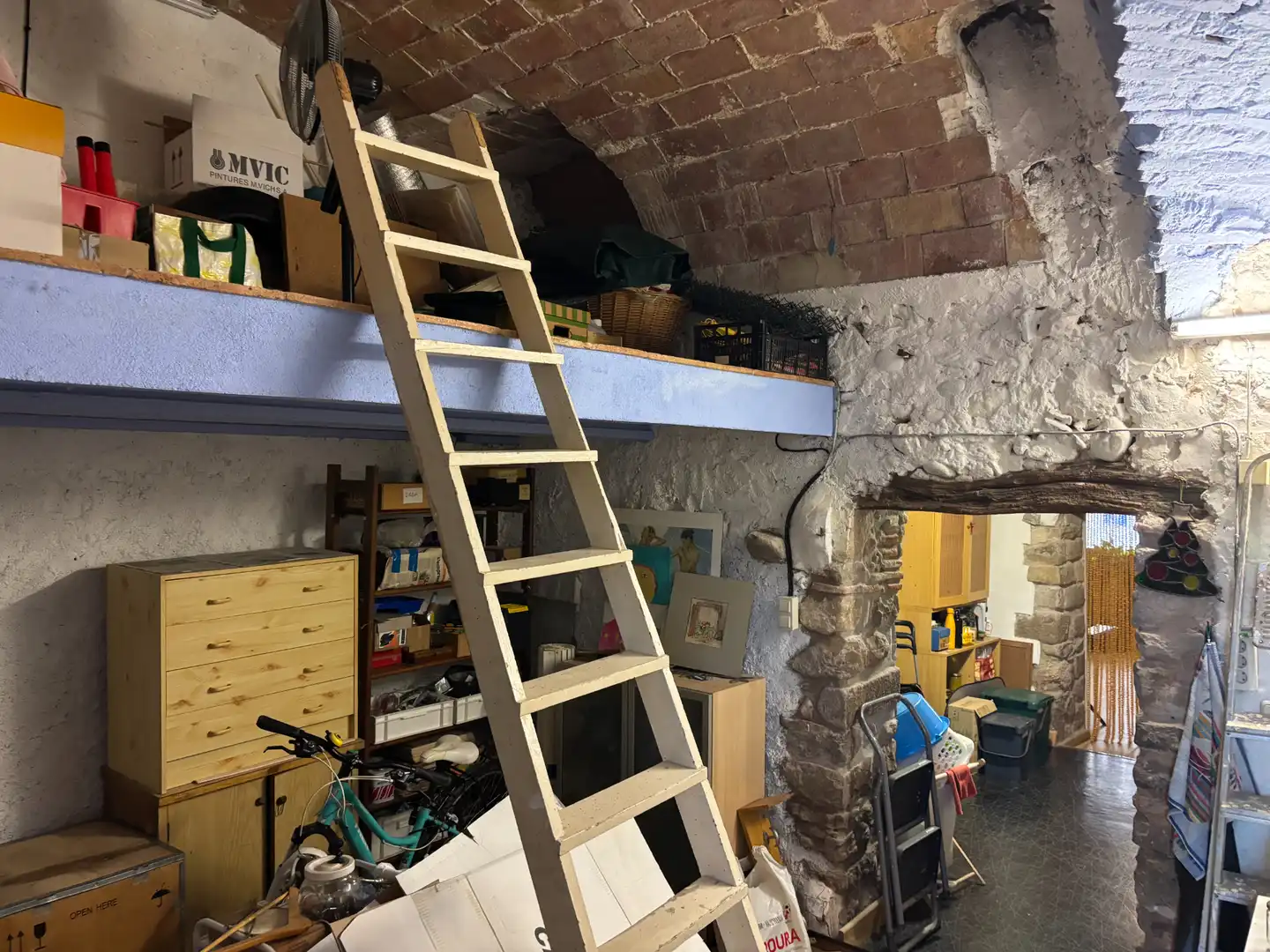 Einfamilien-Reihenhaus zum Verkauf in Flaçà mit Klimaanlage, Heizung und Privatgarten