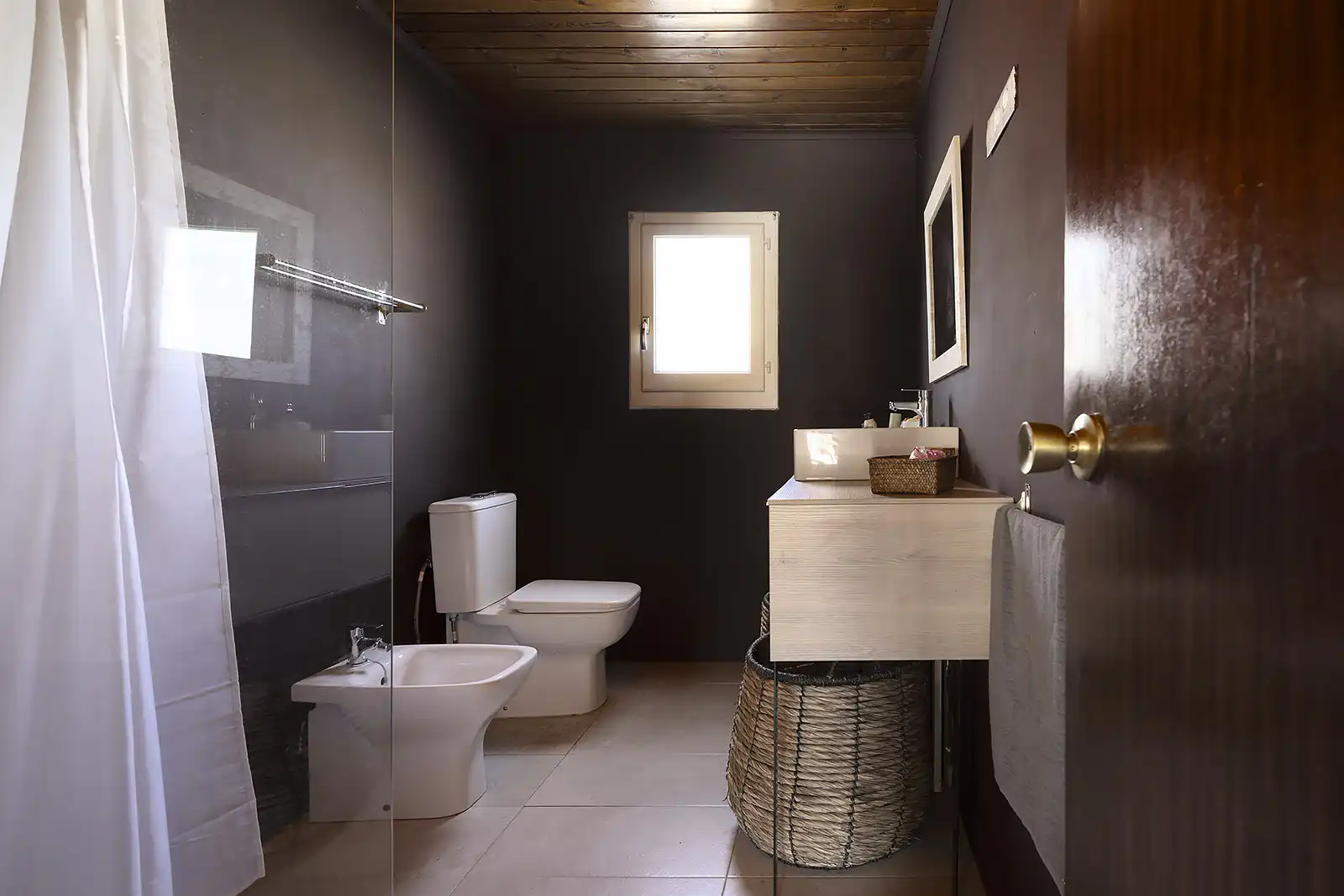 Baño de Casa o chalet en venta en Oleiros con Calefacción, Jardín privado y Piscina