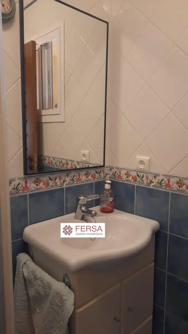 Bany de Casa adosada en venda en El Puerto de Santa María amb Aire condicionat, Calefacció i Jardí privat