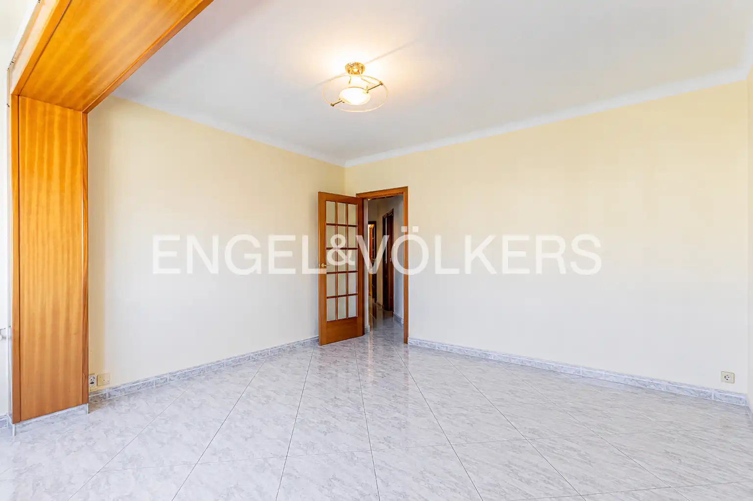 Wohnung zum Verkauf in Barcelona mit Heizung und Balkon