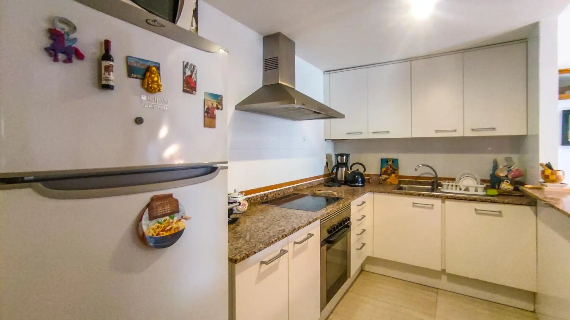 Cuina de Apartament en venda en Villajoyosa / La Vila Joiosa amb Aire condicionat, Moblat i Piscina comunitària