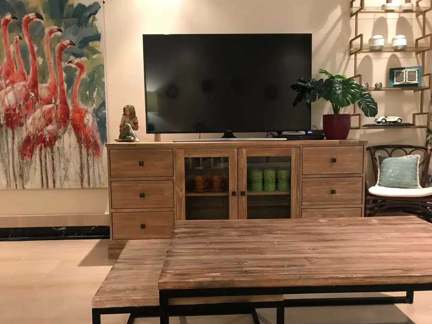 Sala d'estar de Apartament de lloguer en Estepona amb Aire condicionat, Calefacció i Jardí privat