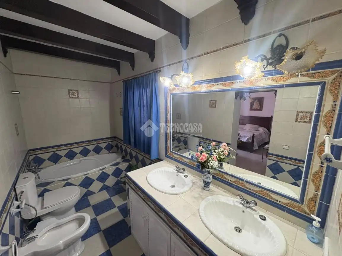 Bany de Casa o xalet en venda en Bonanza - Avda de Huelva - Barrio Andalucia