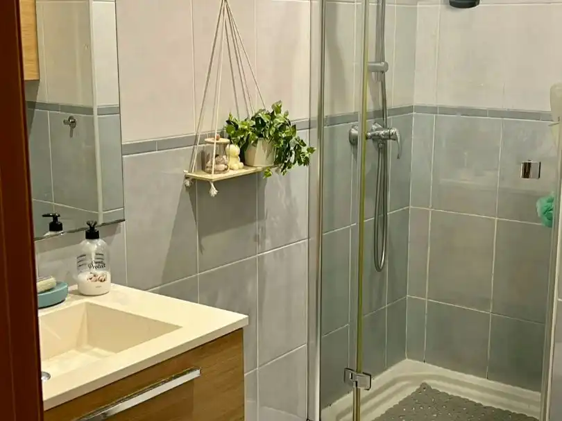 Baño de Piso en venta en Vigo  con Calefacción, Parquet y Trastero