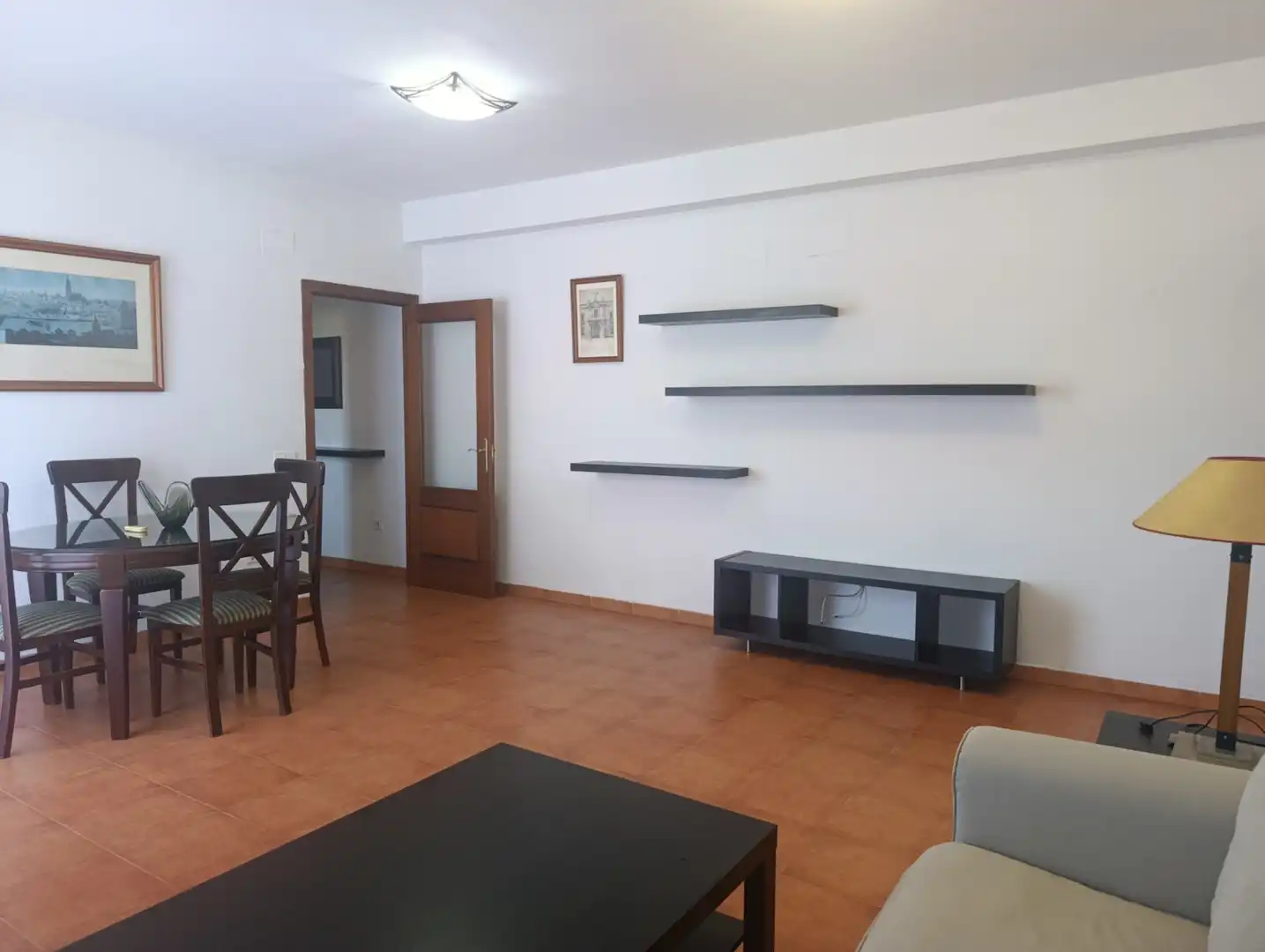 Sala de estar de Piso de alquiler en Dos Hermanas con Aire acondicionado, Terraza y Amueblado