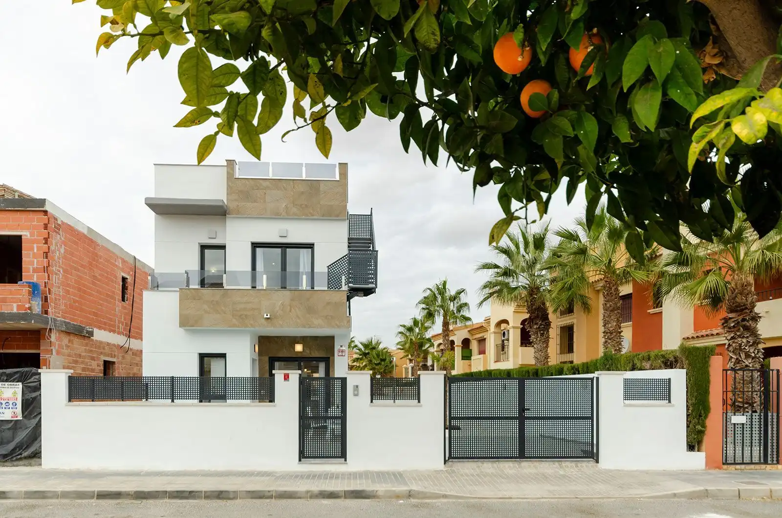 Vista exterior de Casa o chalet en venta en Torrevieja con Aire acondicionado, Jardín privado y Terraza