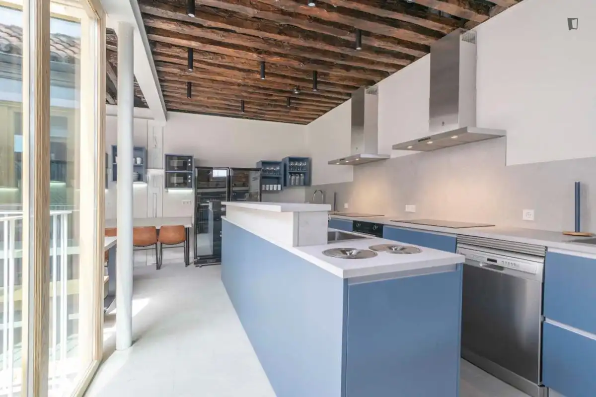 Kitchen of Houses for share in Madrid  with Heating, Furnished and Oven