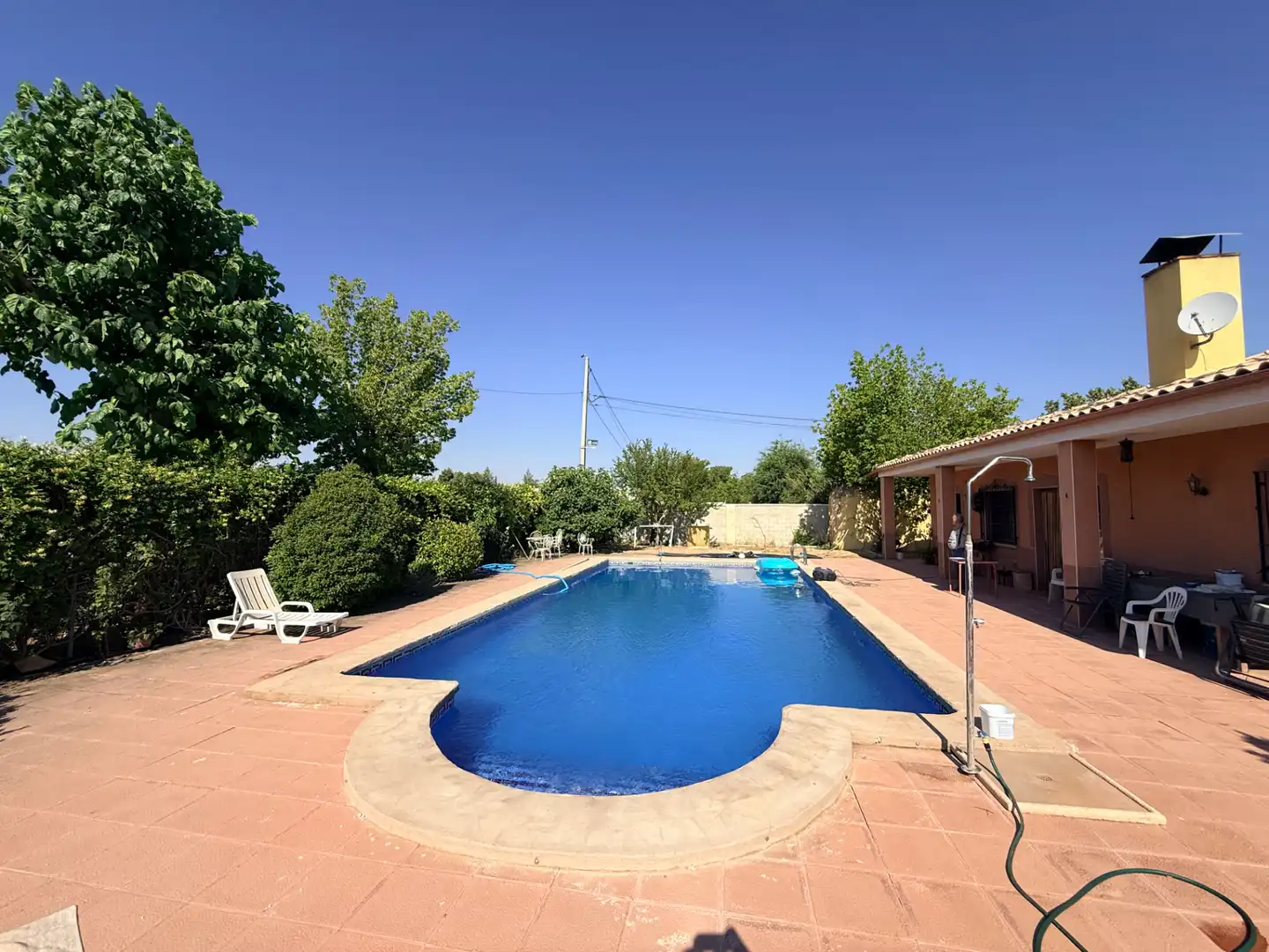 Piscina de Finca rústica en venda en Tomelloso amb Jardí privat, Piscina i Moblat