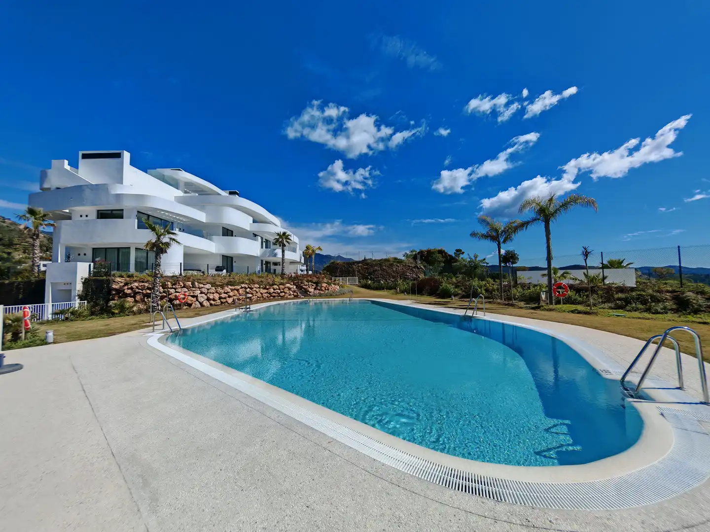 Piscina de Planta baja en venta en Marbella con Terraza, Trastero y Piscina