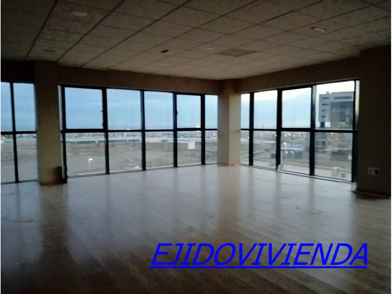 Oficina en venta en Roquetas de Mar con Balcón