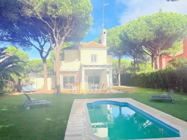 Vista exterior de Casa o chalet en venta en Chiclana de la Frontera con Aire acondicionado, Jardín privado y Trastero